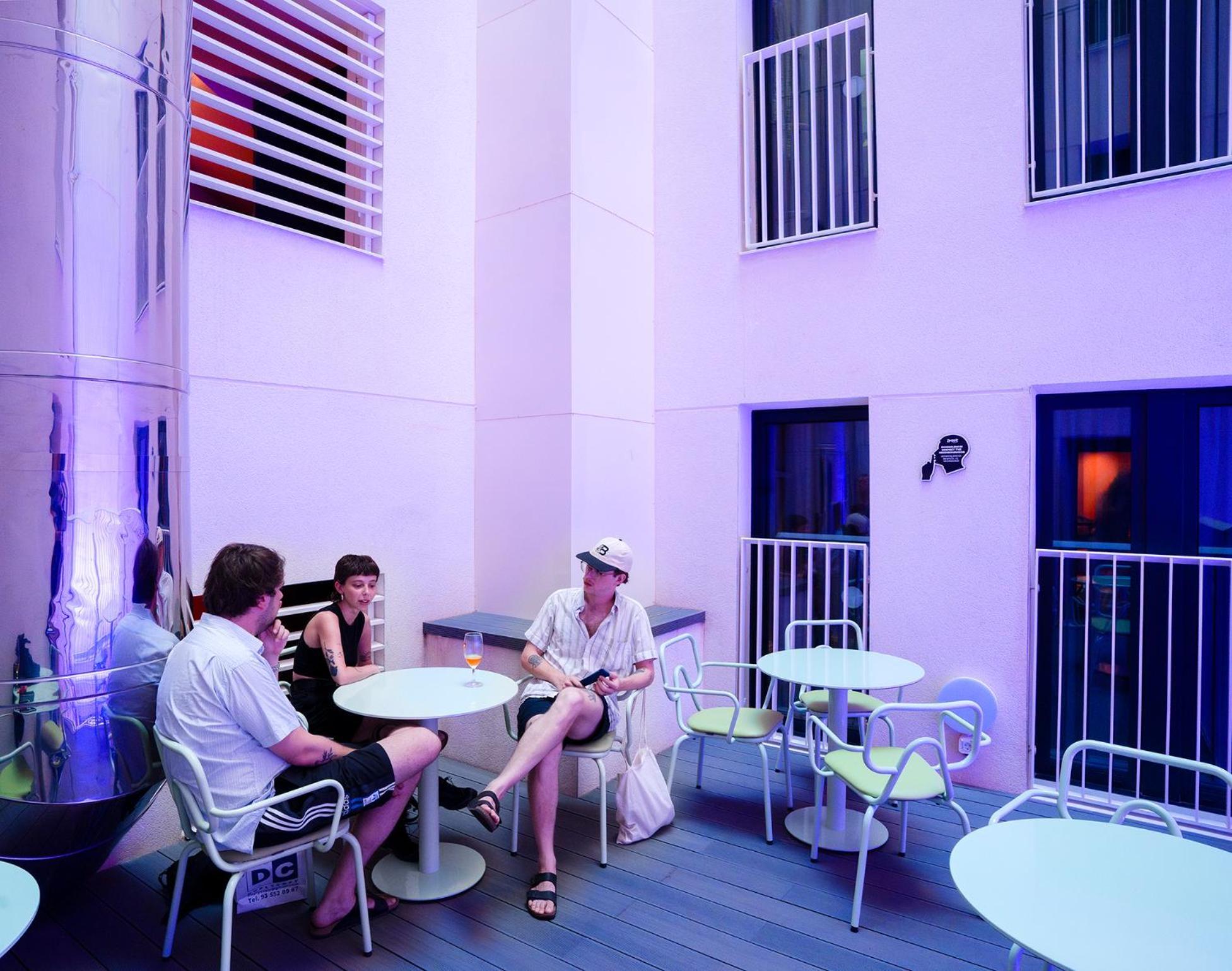 Amistat City Hostel Barcelona Buitenkant foto