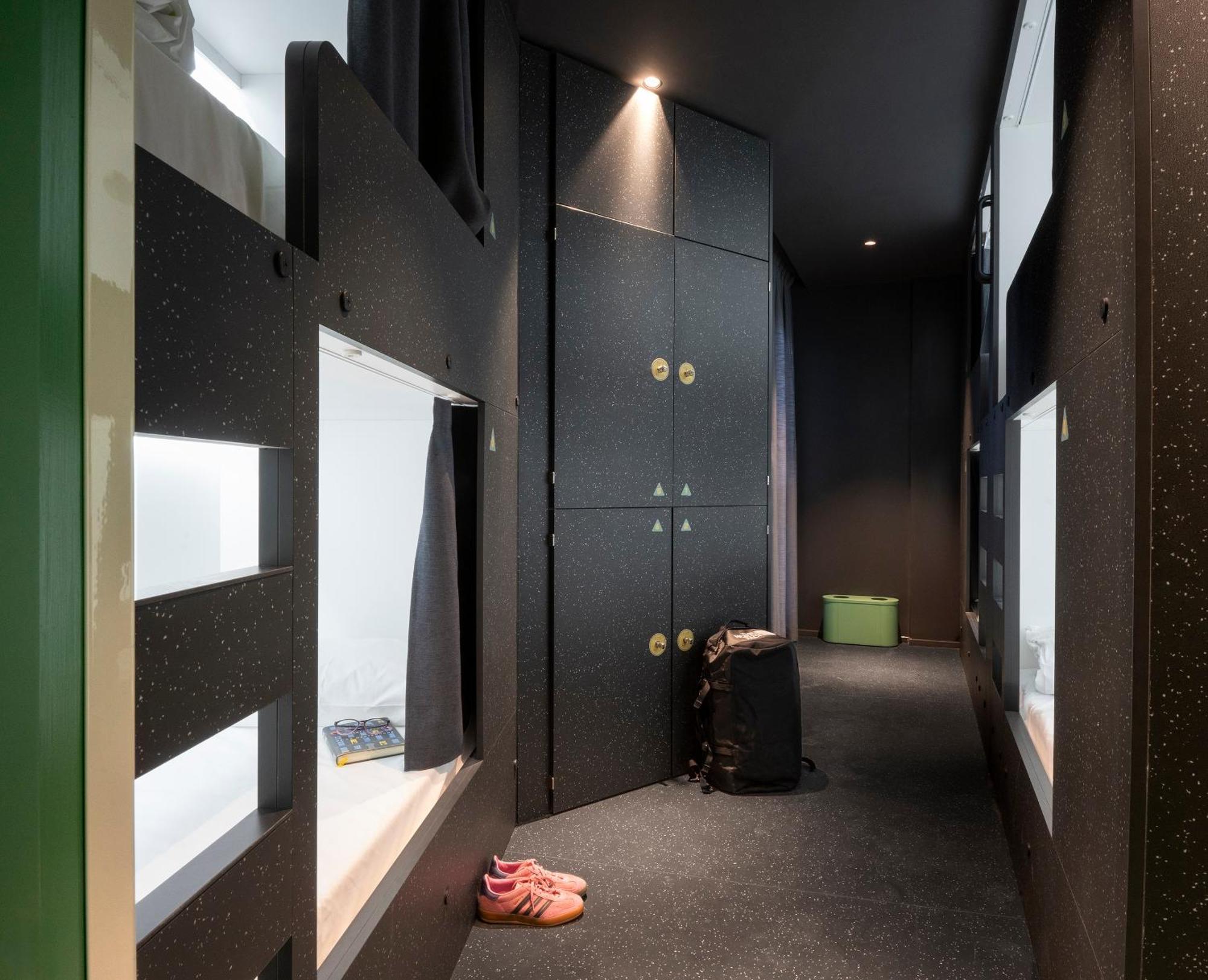 Amistat City Hostel Barcelona Buitenkant foto
